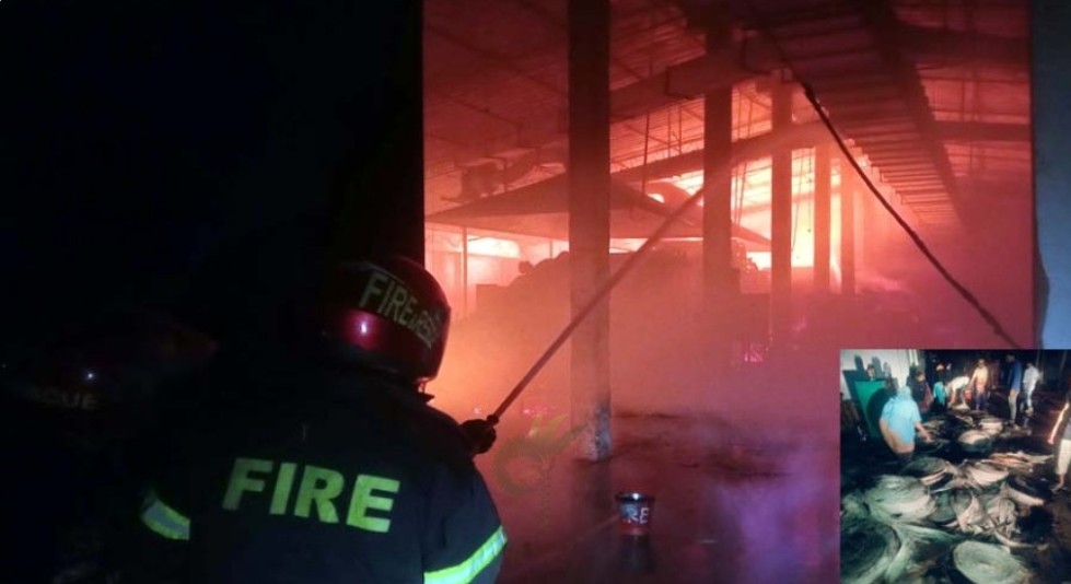 অভয়নগরে জুট মিলে আগুন, কোটি টাকা ক্ষতির আশঙ্কা