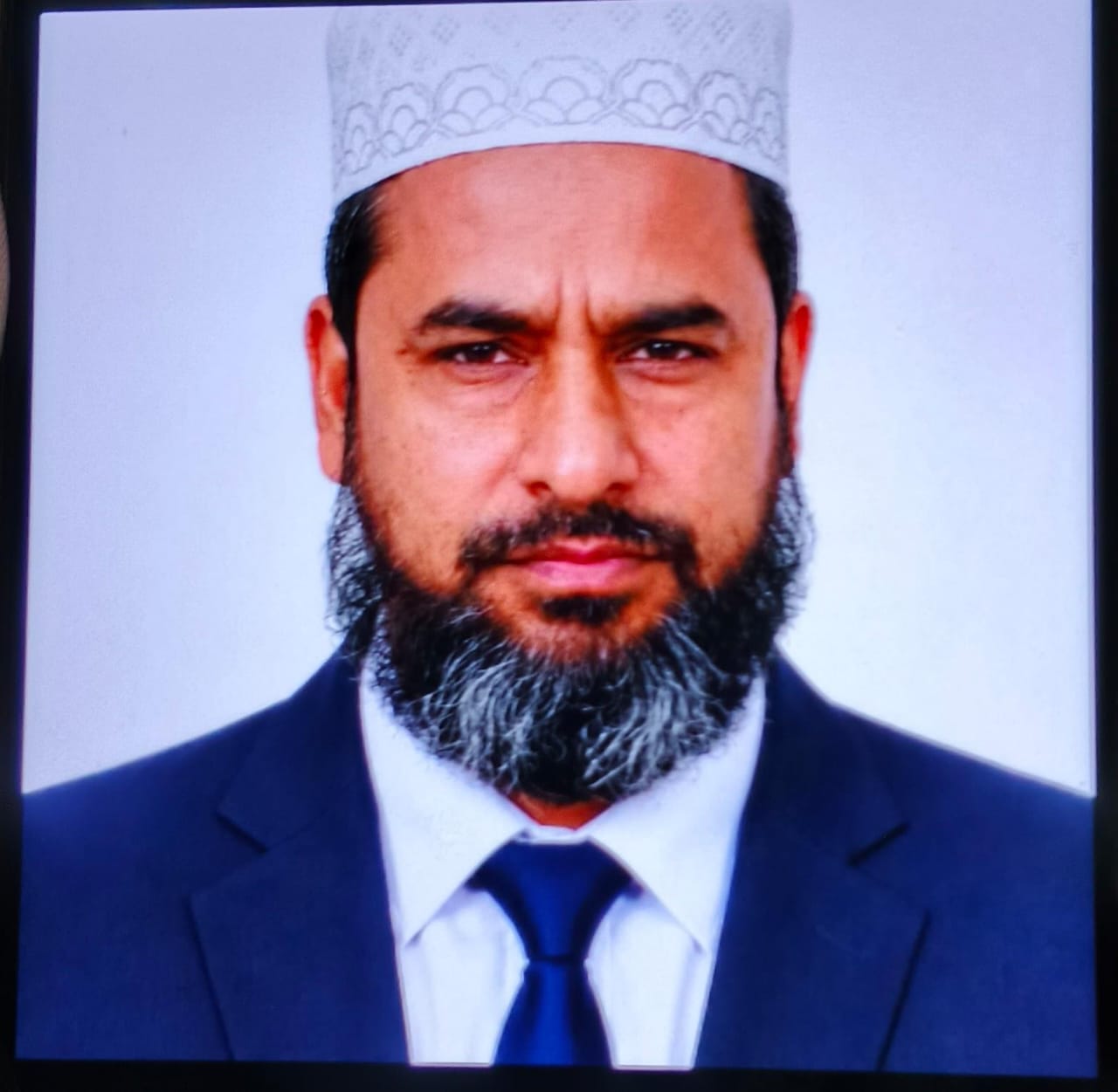 তালতলীতে ভিডব্লিউবি কার্ডে টাকা আদায়ের অভিযোগ ইউপি সচিবের বিরুদ্ধে