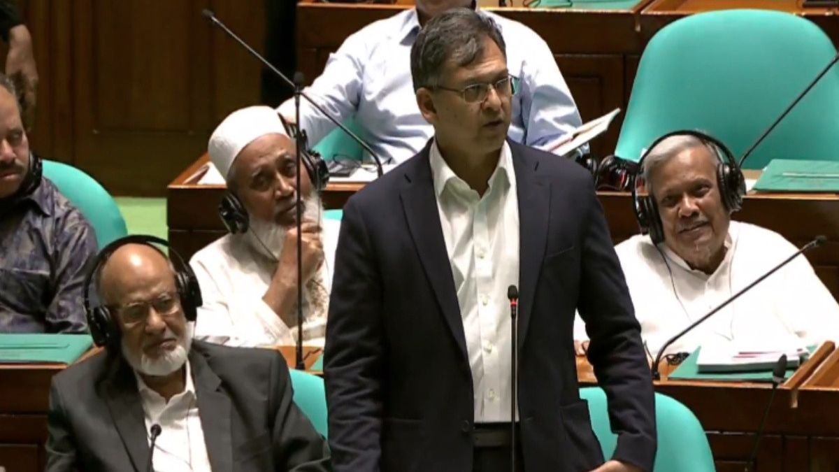 ফেসবুকের ক্ষতিকর কনটেন্ট অপসারণে বাধ্য করতে আইন সংশোধন হচ্ছে: স্বরাষ্ট্রমন্ত্রী