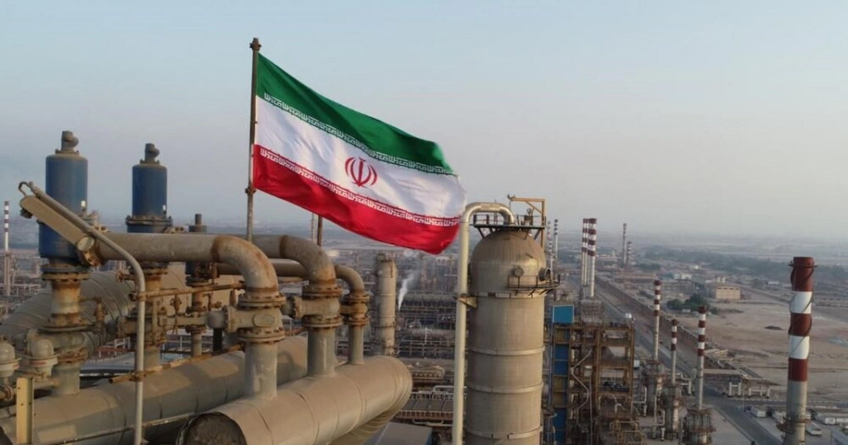 ইরানের তেল শিল্পে নতুন মার্কিন নিষেধাজ্ঞা