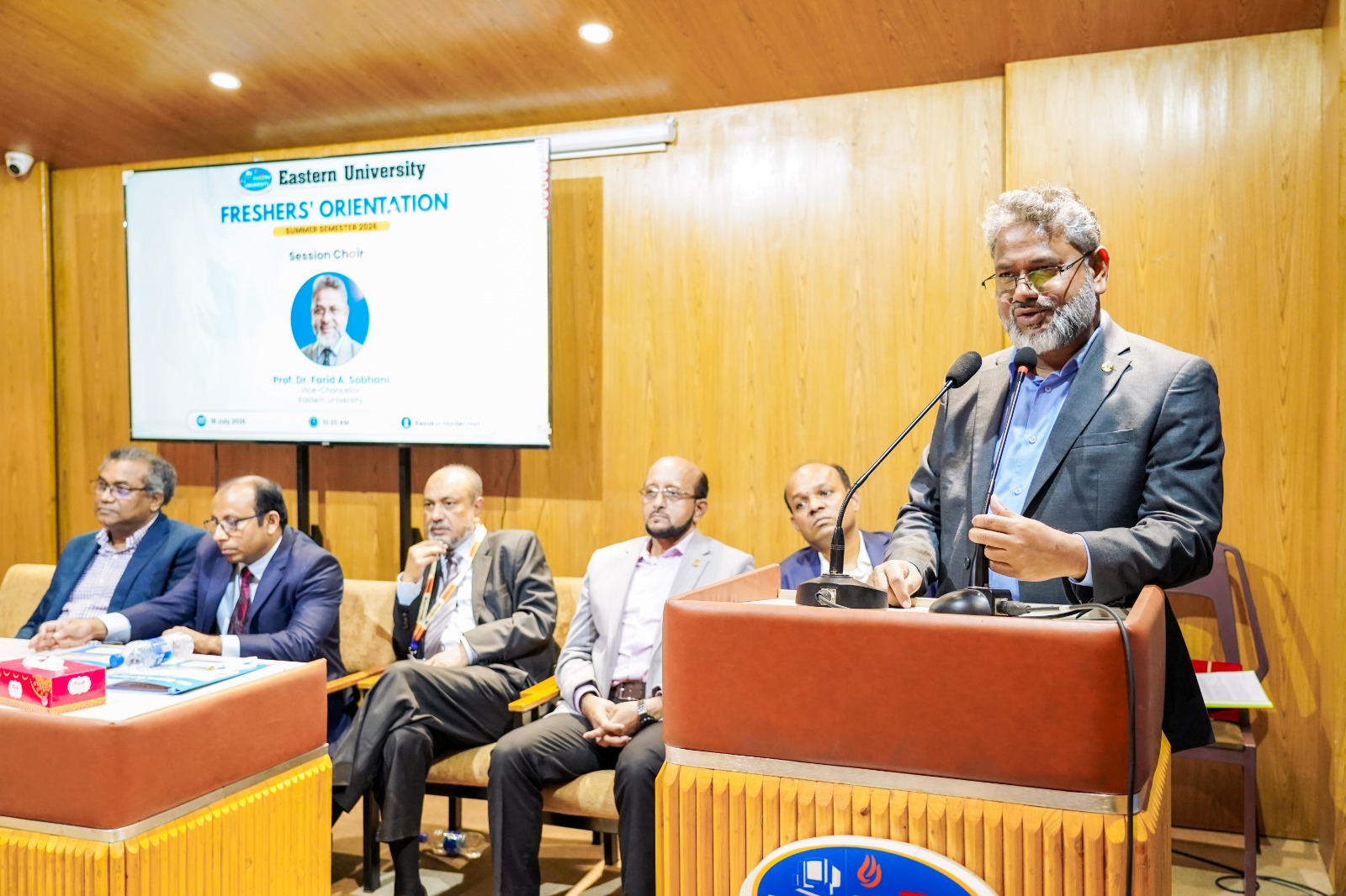 ইস্টার্ন ইউনিভার্সিটিতে সামার সেমিস্টার ২০২৬-এর নবীনবরণ অনুষ্ঠিত