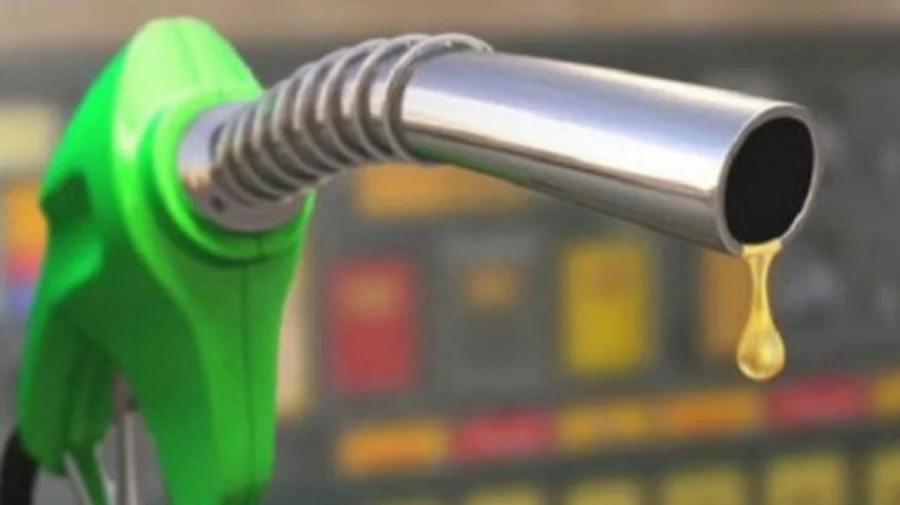 খুলনায় ৭ হাজার লিটার পেট্রোলসহ তেলবাহী লরি আটক