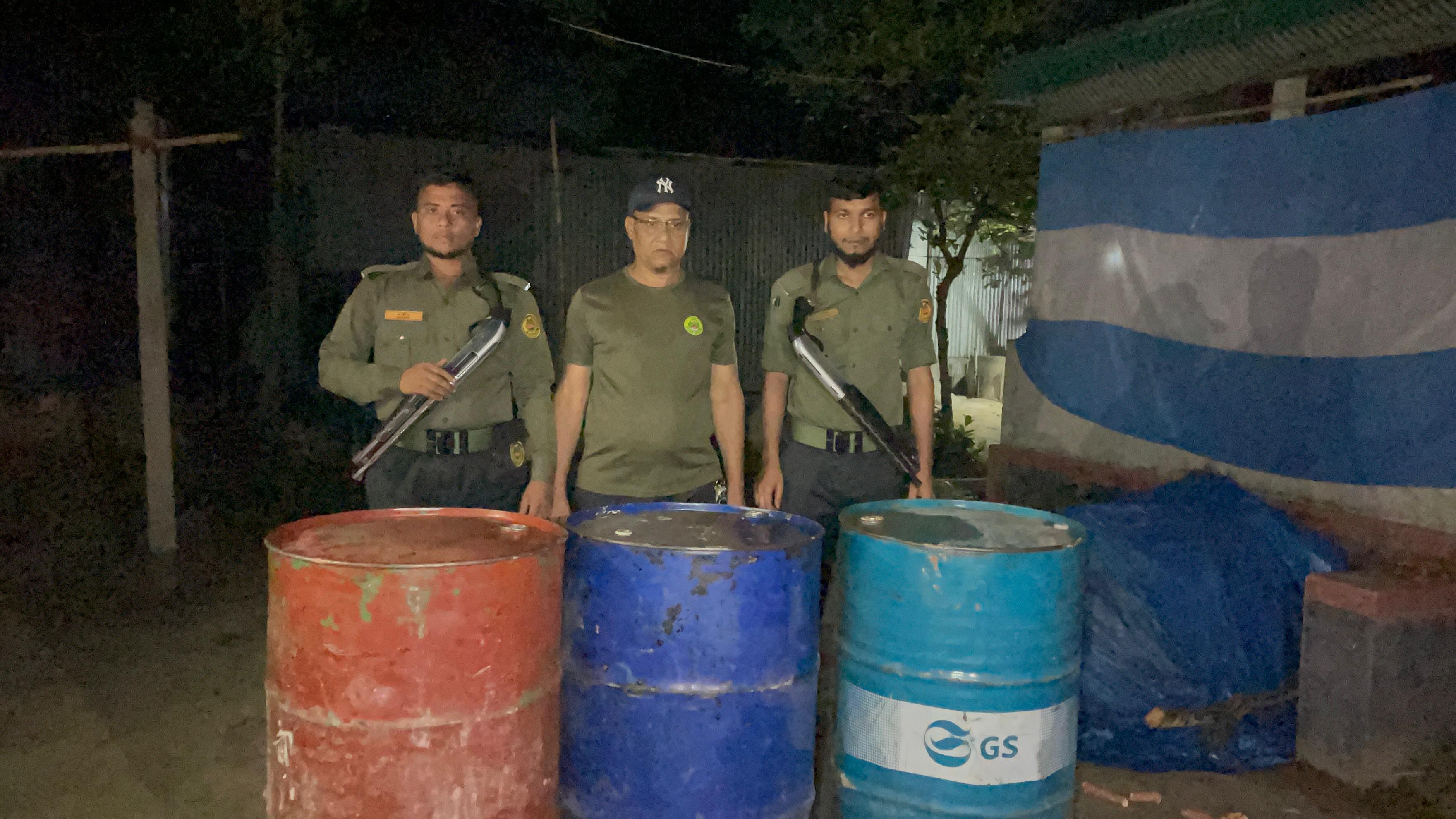 ধামরাইয়ে ৬০০ লিটার অবৈধ ডিজেল জব্দ, বিক্রির অর্থ জমা সরকারি কোষাগারে