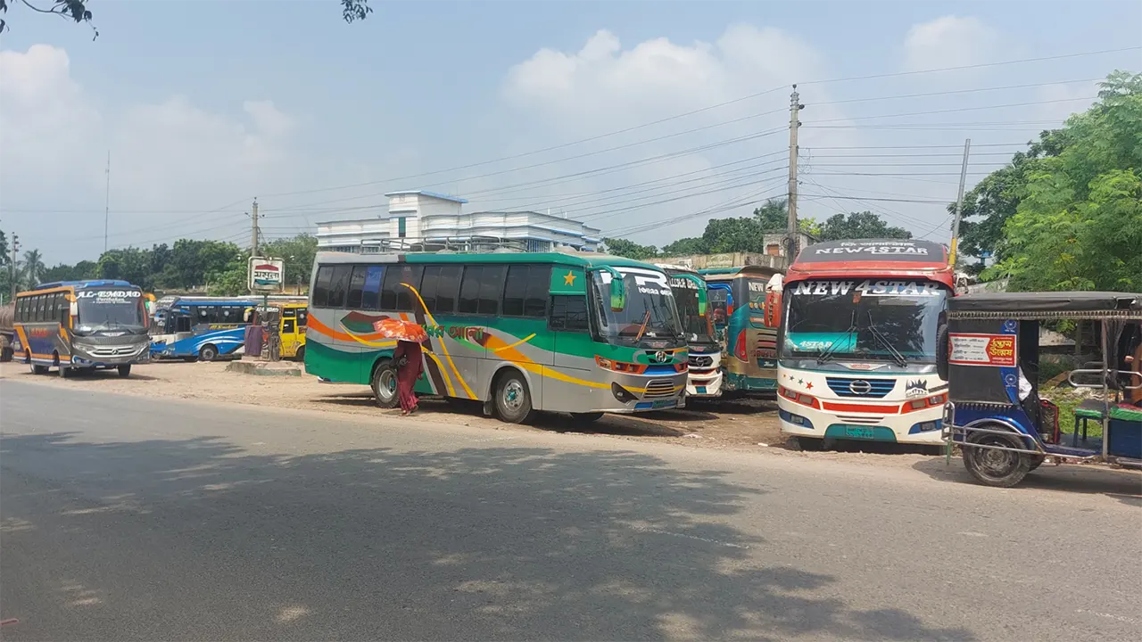 চুয়াডাঙ্গায় ৫ রুটে বাস চলাচল বন্ধ