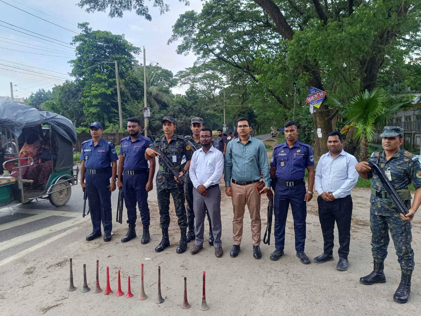 ঝিনাইদহে মহাসড়কে ভ্রাম্যমাণ আদালতের অভিযান, ২০ যানবাহনকে জরিমানা