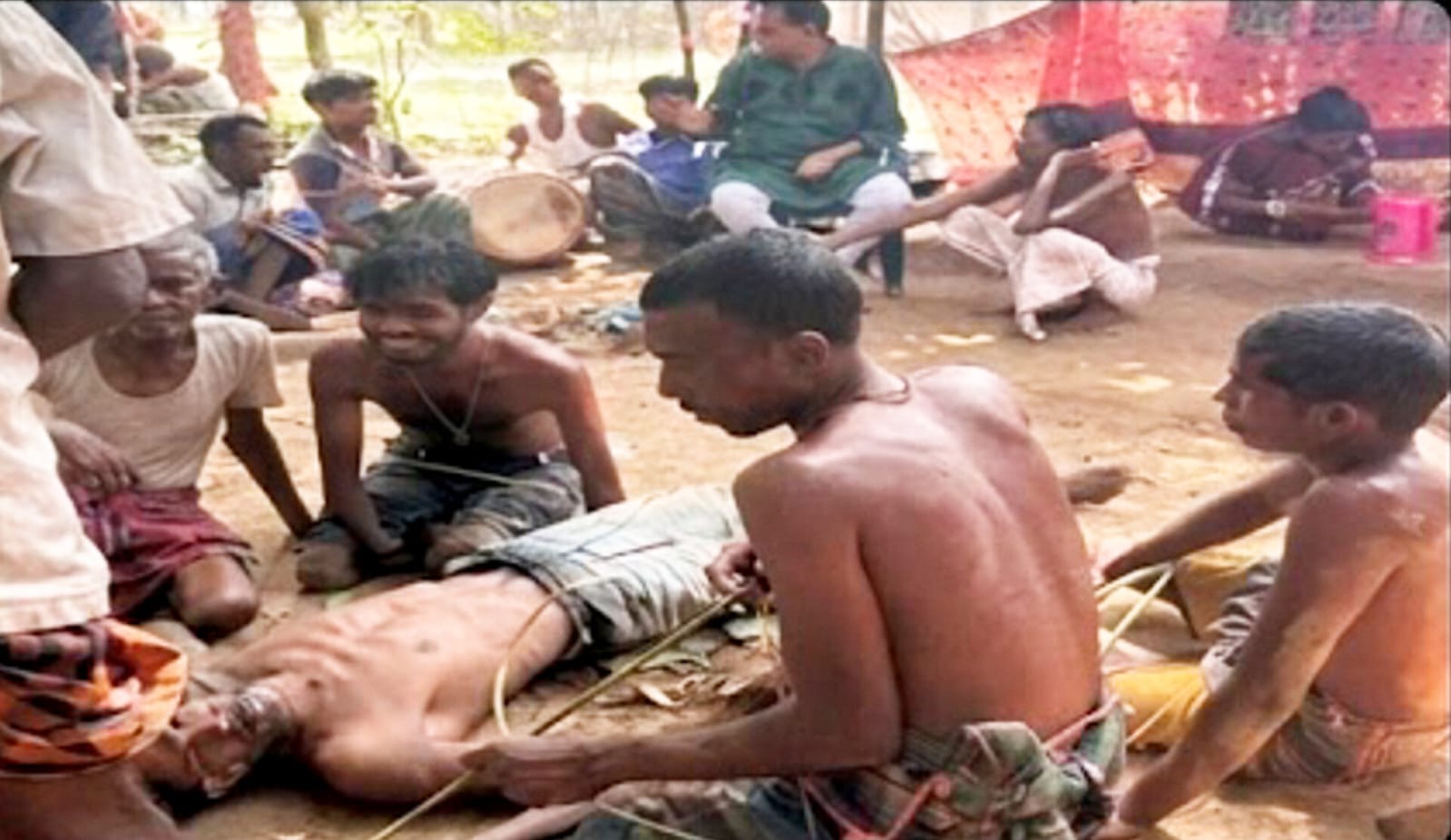 ঘোড়াঘাটে আদিবাসীদের ঐতিহ্যবাহী আম পুজা অনুষ্ঠিত