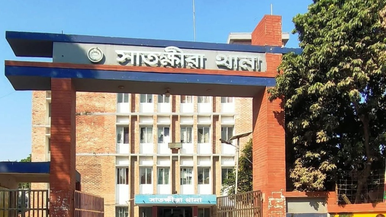 সাতক্ষীরায় ৫৬ বোতল কোরেক্সসহ দুই পুলিশ সদস্য আটক