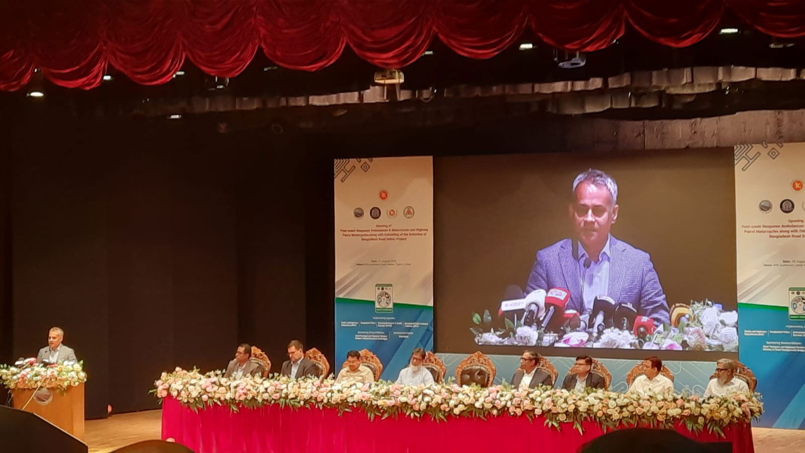সড়কে বছরে ৫ হাজার মৃত্যু; ২০৩০ সালের মধ্যে অর্ধেকে নামাতে চায় সরকার