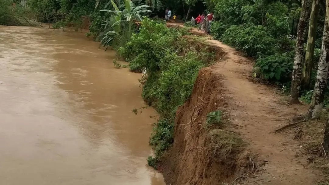 টানা বৃষ্টি ও পাহাড়ি ঢলে শেরপুরে নদীর পানি বৃদ্ধি, বন্যার শঙ্কা