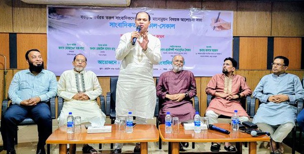 বগুড়ার সাংবাদিকতায় মানোন্নয়নে সরকারের নজর