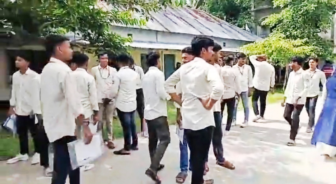 রাজবাড়ীতে এইচ এসসি পরীক্ষায় অসাধু উপায় অবলম্বন করায় ৩ পরীক্ষার্থী বহিস্কার