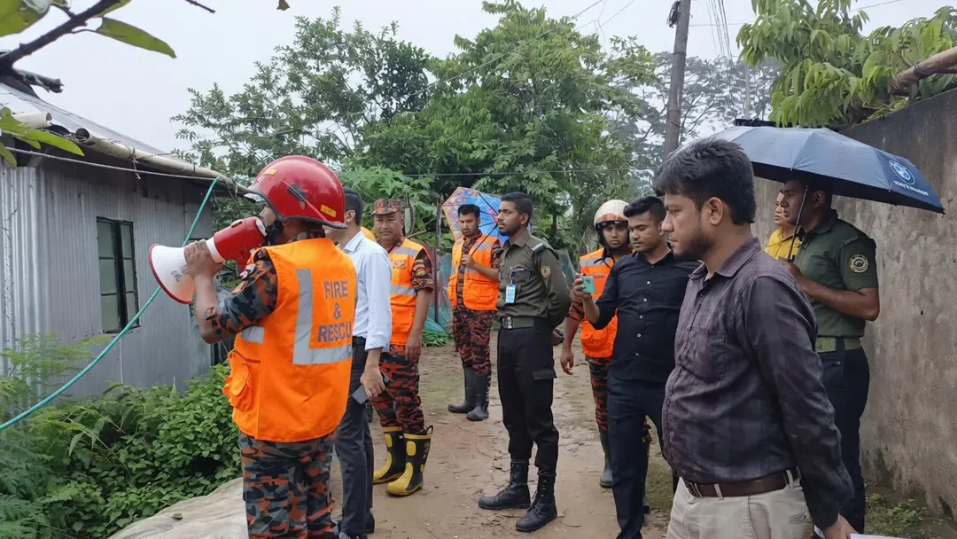 পাহাড় ধসের শঙ্কায় রাঙামাটিতে সতর্কতামূলক মাইকিং