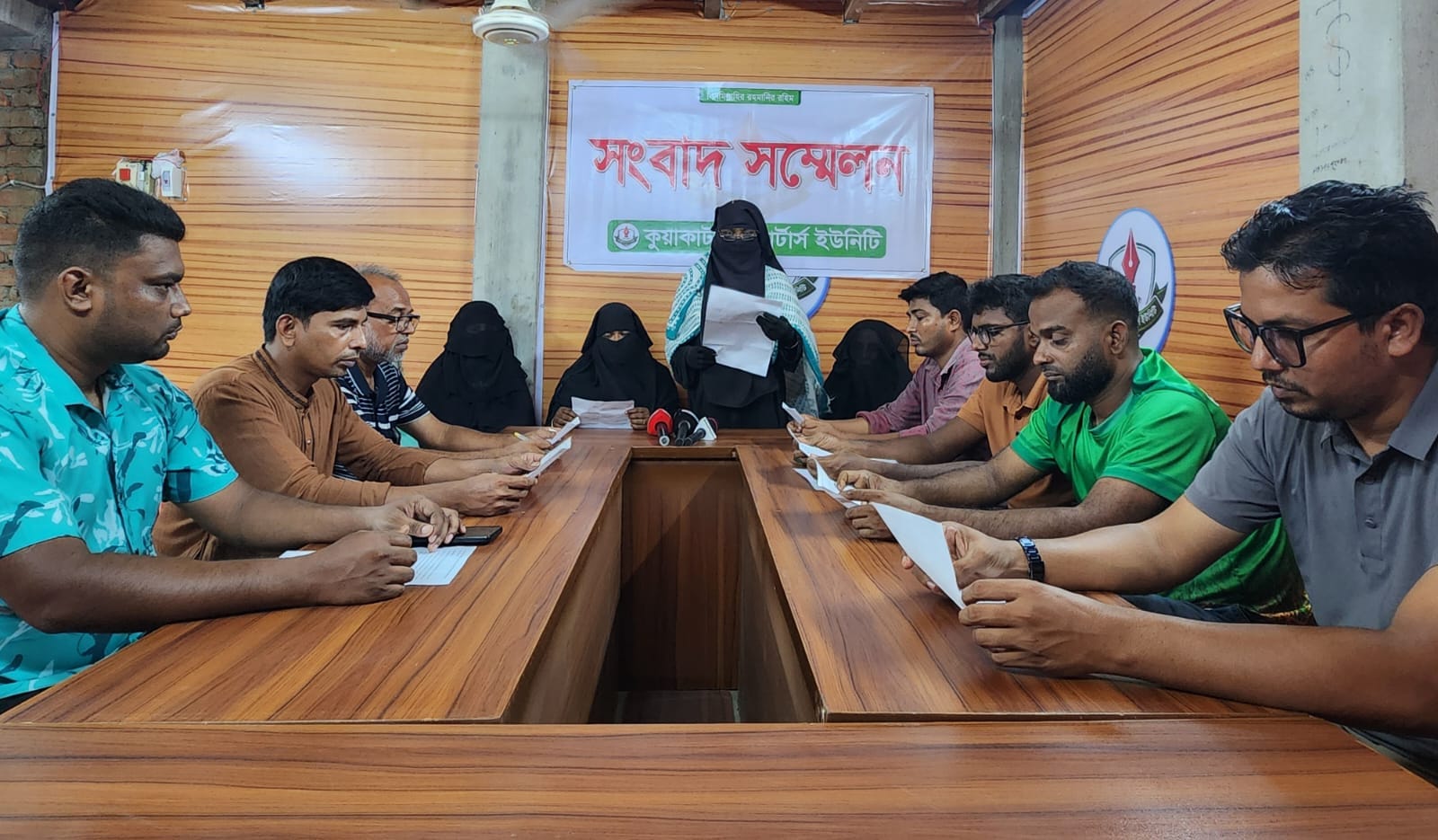 মহিপুরে প্রবাসী পরিবারের জমি দখলের চেষ্টা, হামলা ও চাঁদাবাজির অভিযোগে সংবাদ সম্মেলন