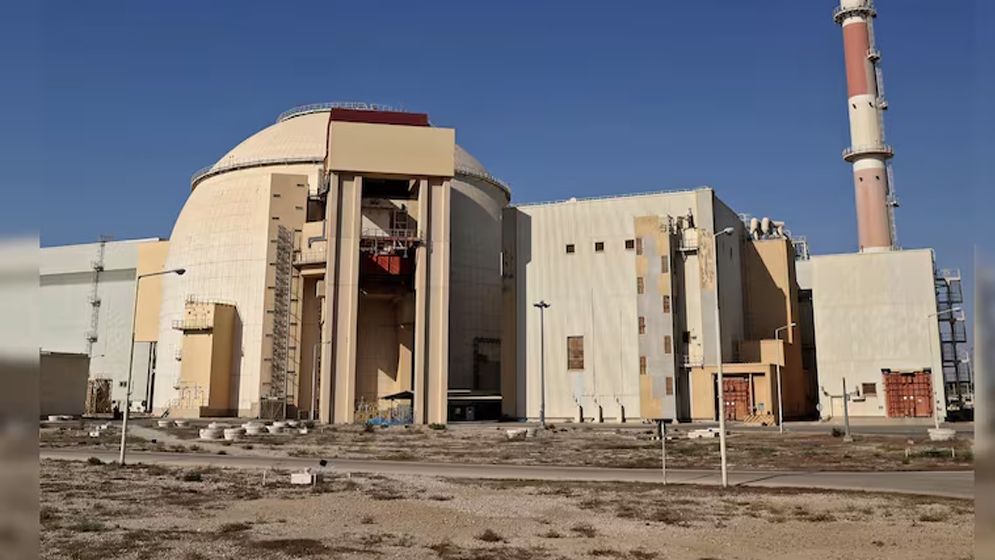 ট্রাম্পের হুমকির জবাবে ইরানের তরুণদের মানবশৃঙ্খল গঠনের আহ্বান