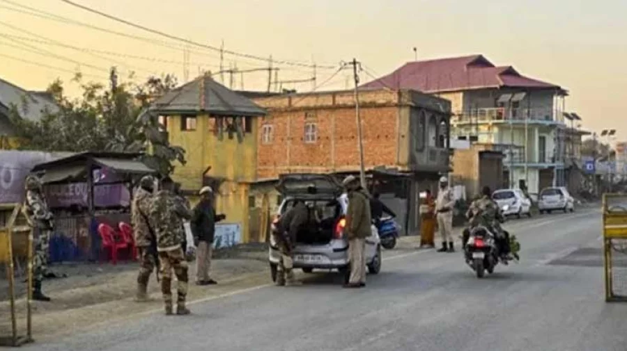 বিক্ষোভে উত্তাল মণিপুর, কারফিউ জারি