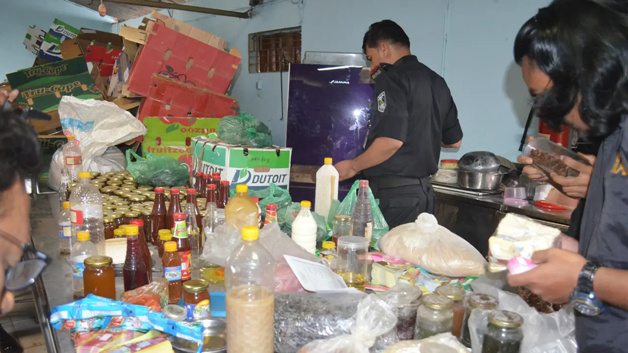 ভেজাল মধু উৎপাদনকারীর ছয় মাসের জেল, ৫০ হাজার টাকা জরিমানা