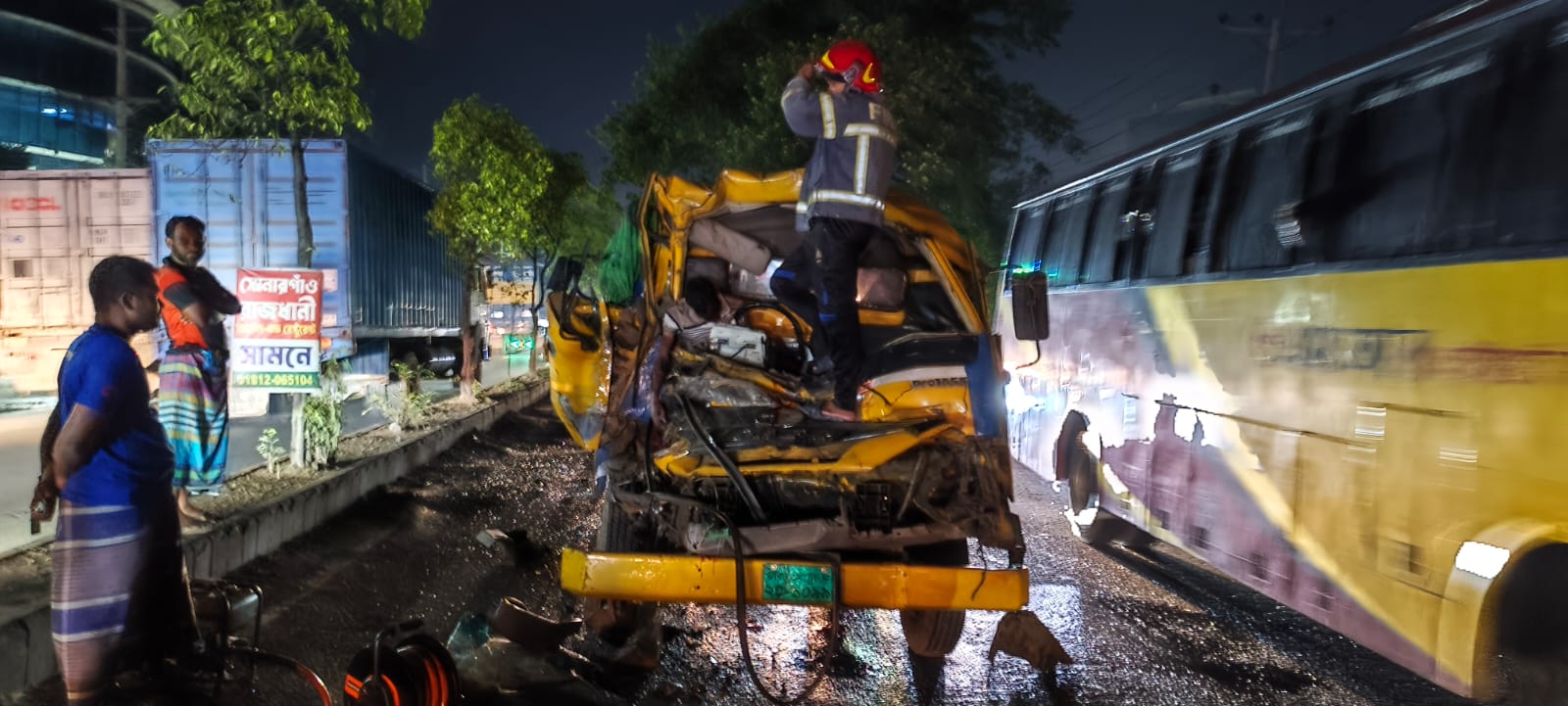 সোনারগাঁয়ে ঢাকা-চট্টগ্রাম মহাসড়কে ভয়াবহ সড়ক দুর্ঘটনা, নিহত ২
