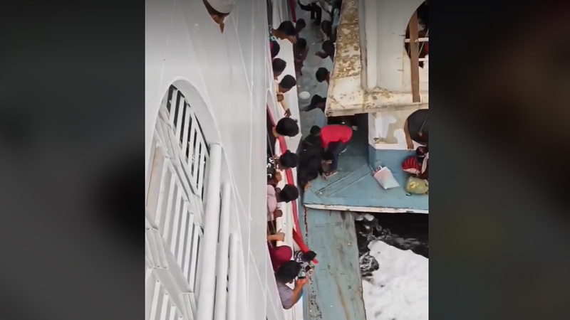 সদরঘাটে দুই লঞ্চের সংঘর্ষে নিহত ২, নিখোঁজ ৩