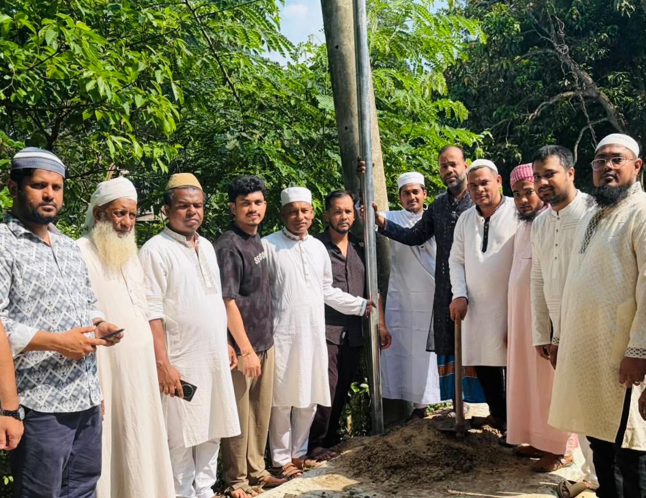 নোয়াগাঁও গ্রামে ১১টি সোলার লাইট স্থাপন