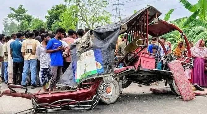 গাইবান্ধায় যাত্রীবাহী বাসের ধাক্কায় ইজিবাইক চালক নিহত