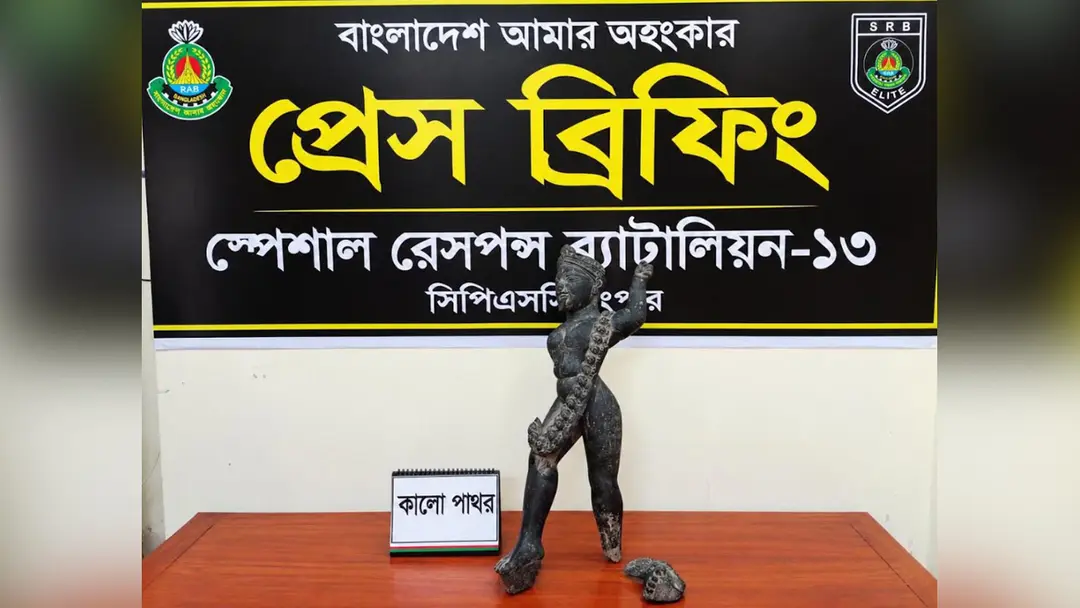 রংপুরে ২১ কেজি ওজনের পাথরের কালী মূর্তিসহ গ্রেপ্তার ১