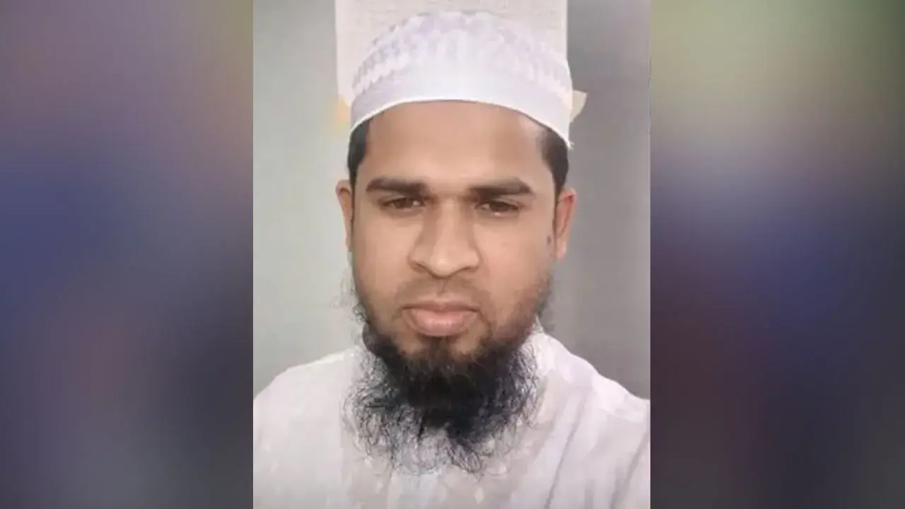 মাদরাসাছাত্রী ধর্ষণ ও অন্তঃসত্ত্বা : অভিযুক্ত সেই শিক্ষক গ্রেপ্তার