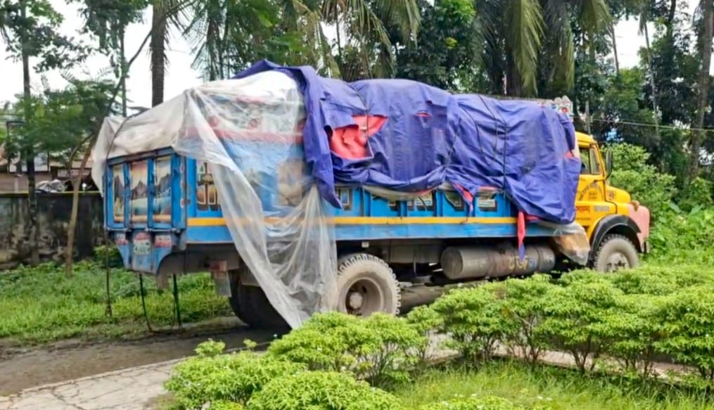ভোলার চরফ্যাশনে থেকে মিয়ানমারে পাচারের সময়  সারসহ আটক -৪