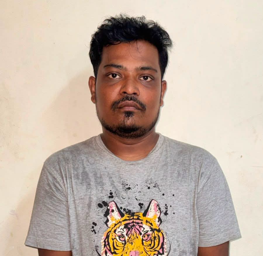 শমসেরনগরের আলোচিত ছিনতাই মামলার মূল হোতা সেলিম আহমদ ওরফে' বটলা সেলিম চট্টগ্রাম থেকে গ্রেপ্তার