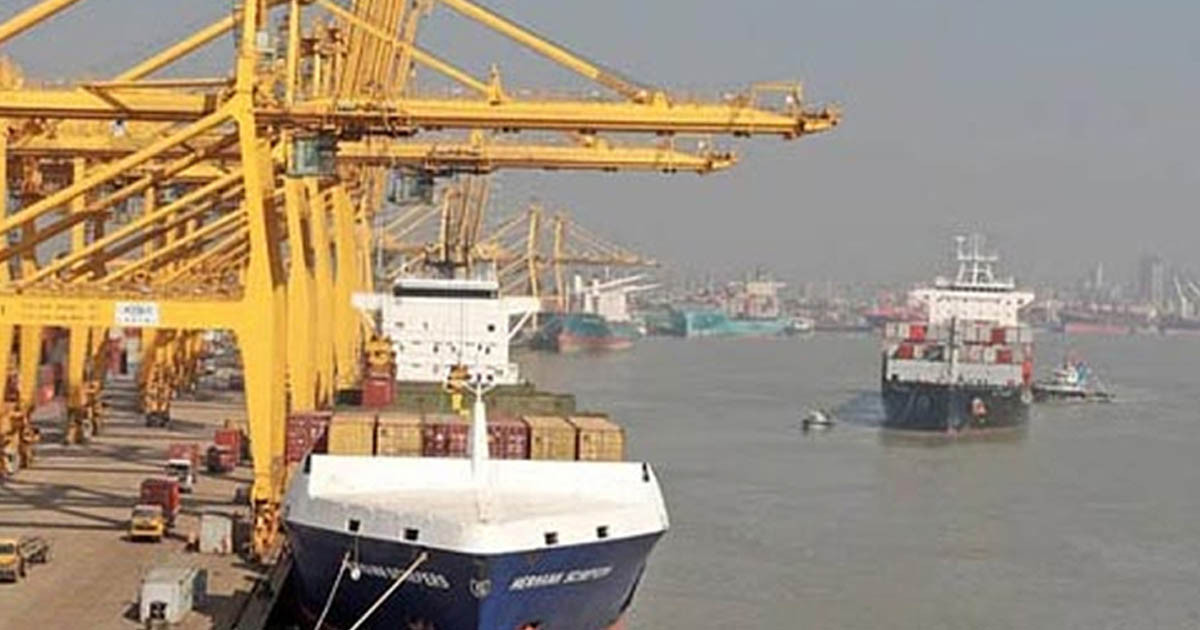 জ্বালানি নিরাপত্তায় স্বস্তি: ২২ দিনে খালাস ২৫ জাহাজ, পথে আরও দুই