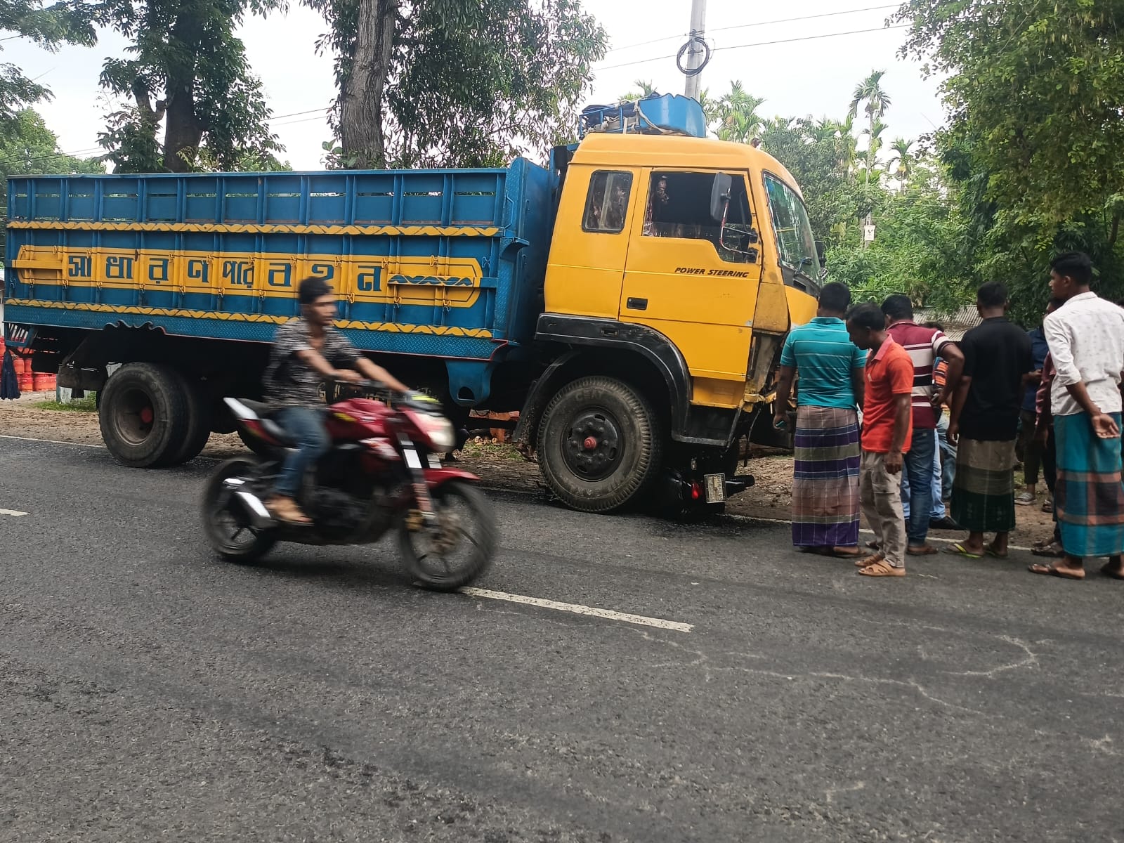 বাগেরহাটে ট্রাক-মোটরসাইকেল সংঘর্ষে নিহত ৩