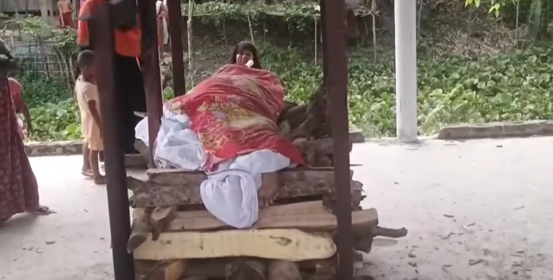 বাগেরহাটে লাশ দাফন না সৎকার নিয়ে দ্বন্দ্ব, প্রশাসনের হস্তক্ষেপে পরিস্থিতি নিয়ন্ত্রণে