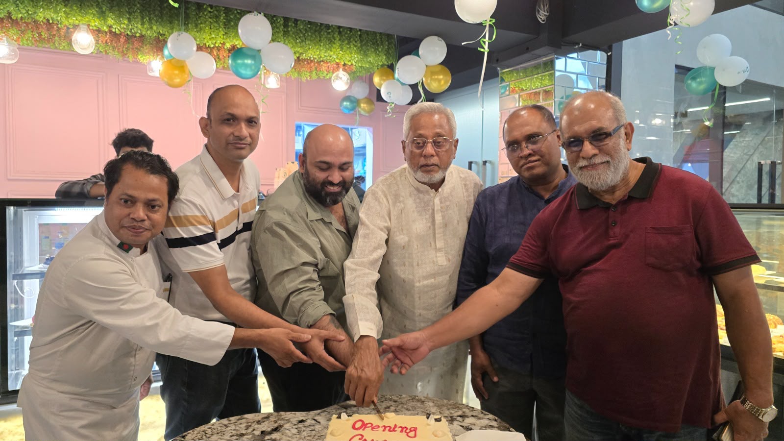 ধানমন্ডিতে যাত্রা শুরু করল ‘ইএল ক্যাফে’
