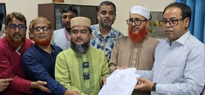 ঠাকুরগাঁও ১ আসনের উপনির্বাচনের মনোনয়ন পত্র দাখিল করলেন ১১ জোটের মোহাম্মদ দেলোয়ার হোসেন