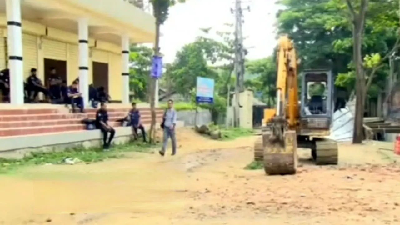 জঙ্গল সলিমপুরে রাতভর গুলিবিনিময়ের পর যৌথবাহিনীর সাঁড়াশি অভিযান, আটক ১৫