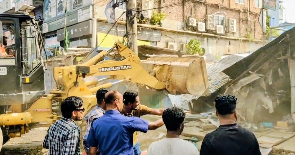 সোনারগাঁয়ে সওজের জায়গায় ৫ শতাধিক অবৈধ স্থাপনা উচ্ছেদ