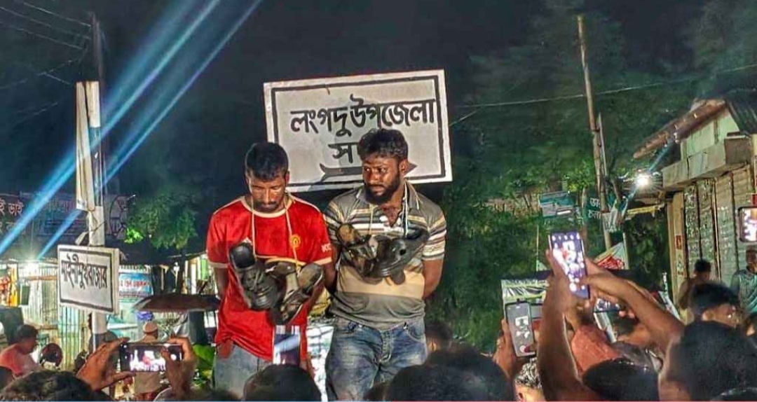 নারীকে ভয় দেখিয়ে ঘরে নিয়ে ধর্ষণের অভিযোগ, দুই যুবক আটক