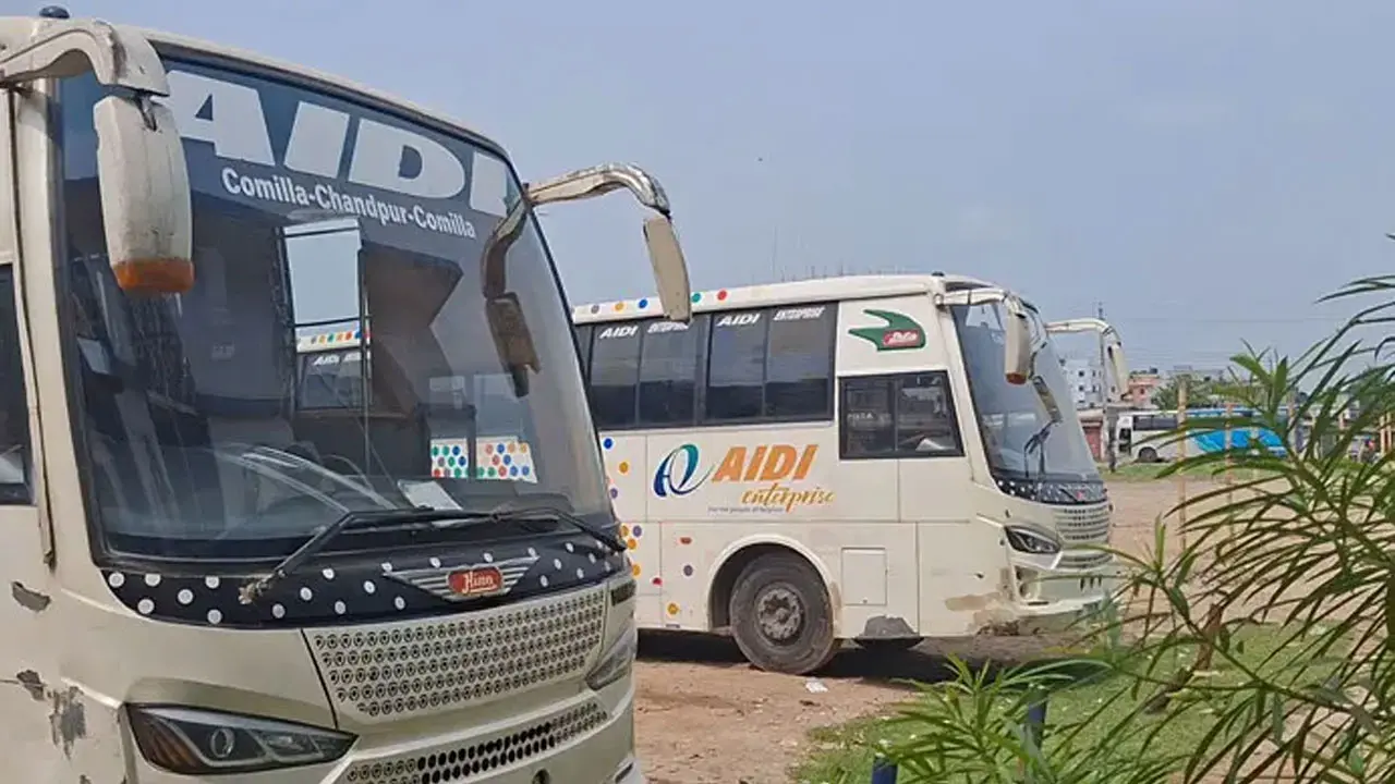 কুমিল্লা-চাঁদপুর রুটে বাস চলাচল বন্ধ ঘোষণা