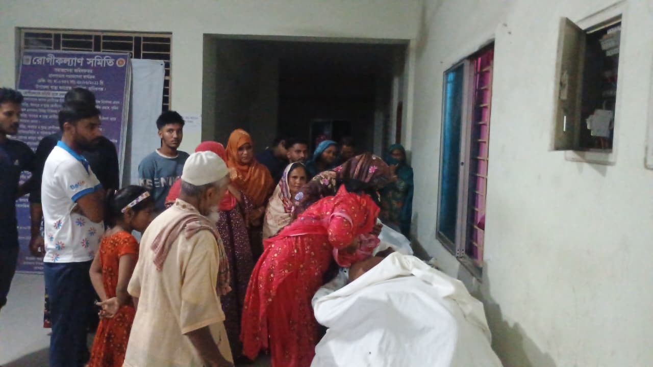 ধামরাইয়ে সিএনজি-পিকআপ সংঘর্ষে শিশুসহ নিহত ৩, আহত ৩