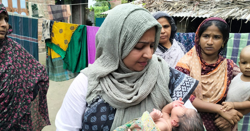 মা হারানো নবজাতকের পাশে ইউএনও; ভুল চিকিৎসার অভিযোগে ক্লিনিক সিলগালা