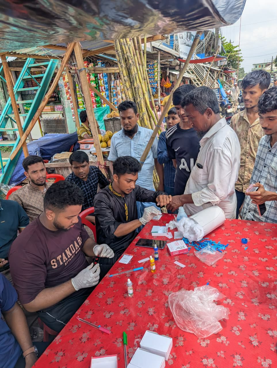 মীরমরাইয়ে স্বপ্নতরী-৭১ এর উদ্যোগে বিনামূল্যে ব্লাড ক্যাম্পেইন অনুষ্ঠিত