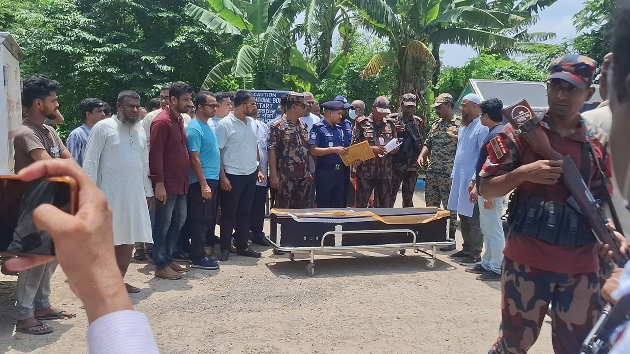 দে‌শে ফি‌র‌ল অগ্নিকাণ্ডে নিহত সাজুর মর‌দেহ, রেবতীর শেষকৃত্য কলকাতায়