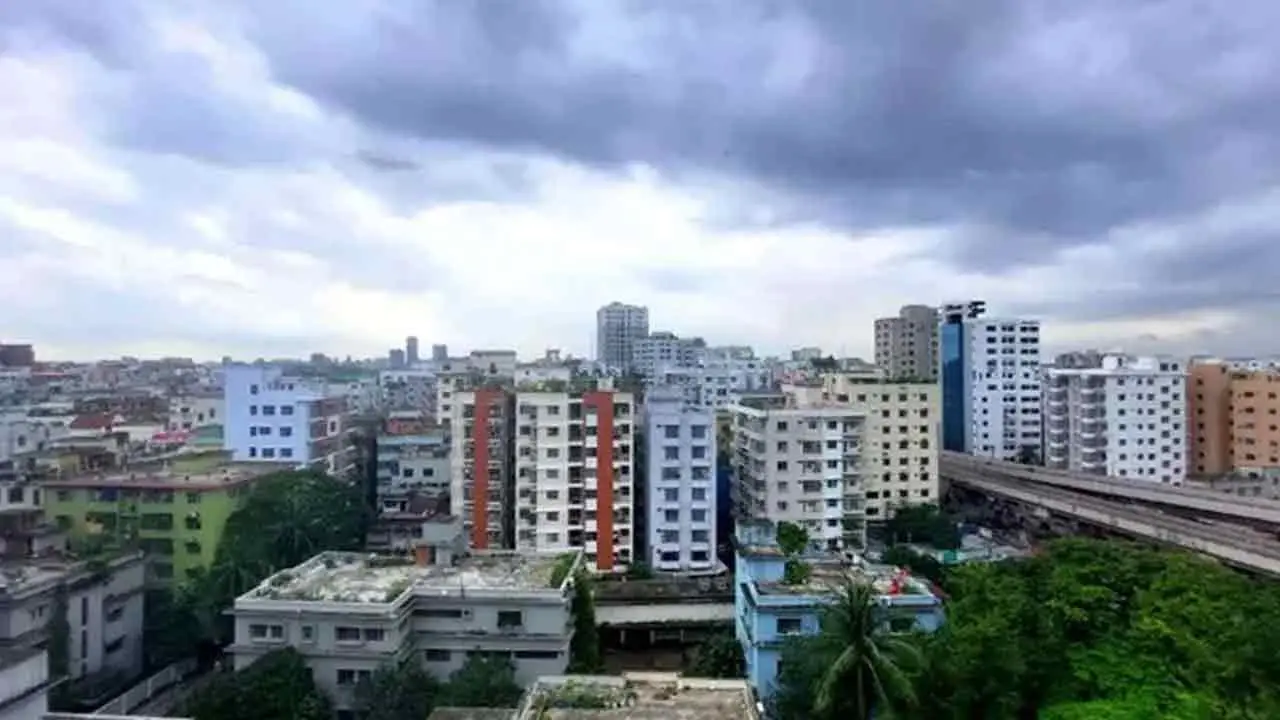 ঢাকার আকাশ মেঘলা, বজ্রসহ বৃষ্টির আভাস
