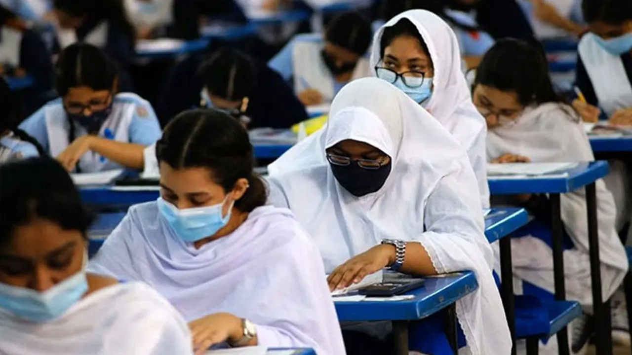 এসএসসি পরীক্ষা শুরু, অংশ নিচ্ছে ১৮ লাখের বেশি শিক্ষার্থী