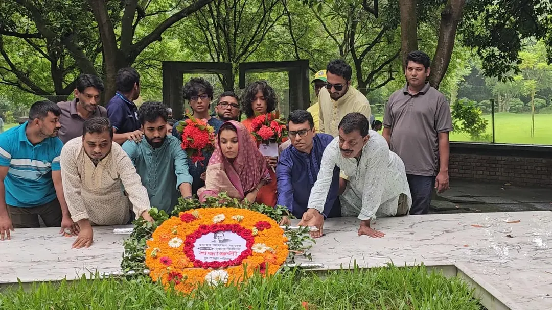নুহাশপল্লীতে নানা আয়োজনে হুমায়ূন আহমেদের মৃত্যুবার্ষিকী পালন