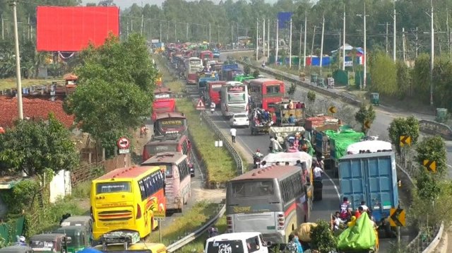 ঈদযাত্রায় ভোগান্তির বৃত্ত ভাঙবে এবার?