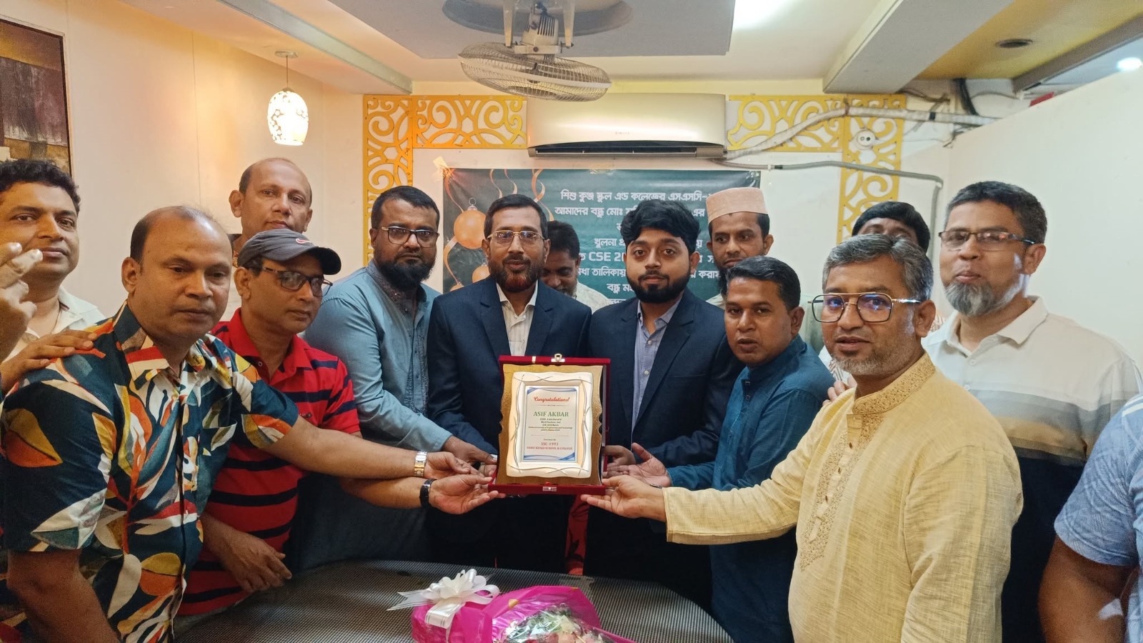 কুয়েটের মেধাবী শিক্ষার্থী ঝিনাইদহের আসিফ আকবরকে সংবর্ধনা