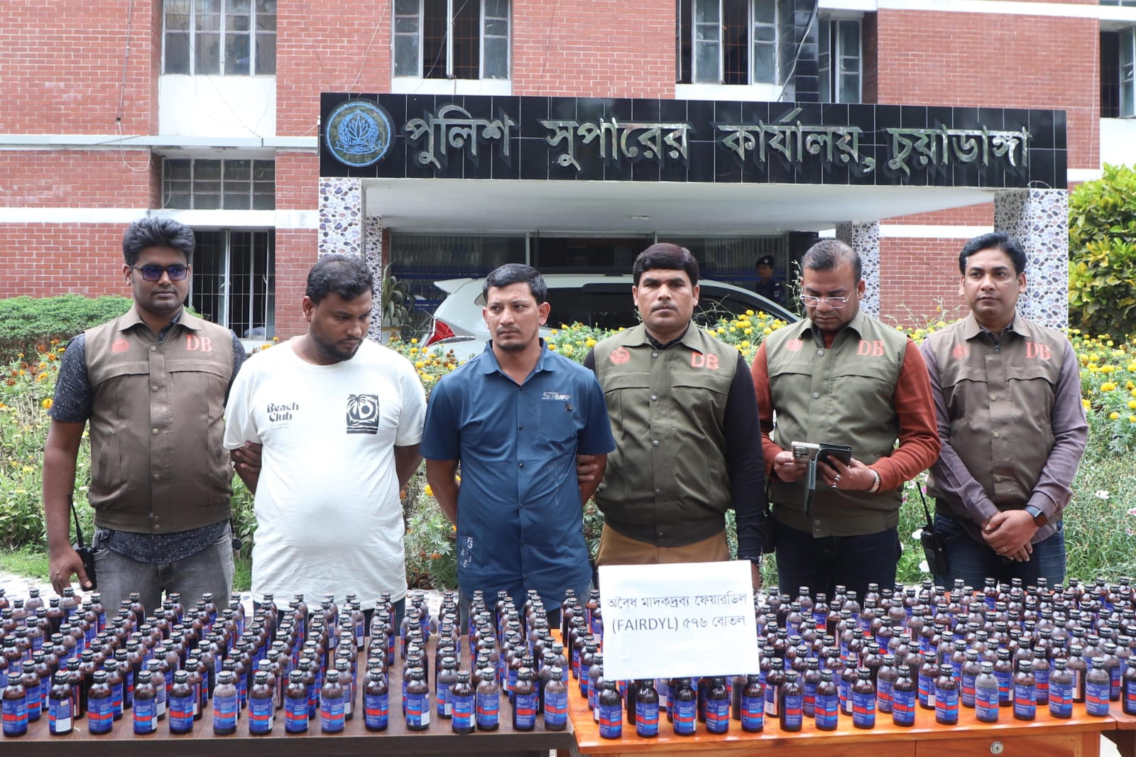 জীবননগরে বিপুল পরিমাণ মাদকসহ দুইজন গ্রেপ্তার