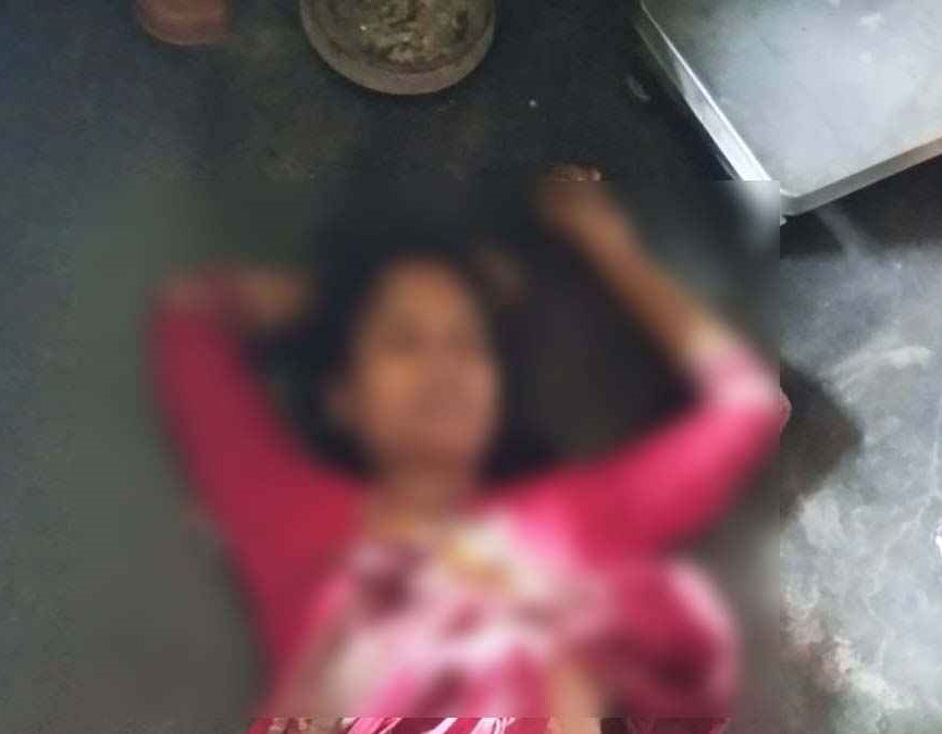 তালাবদ্ধ ঘরে লাশ, আতঙ্কে গ্রামবাসী