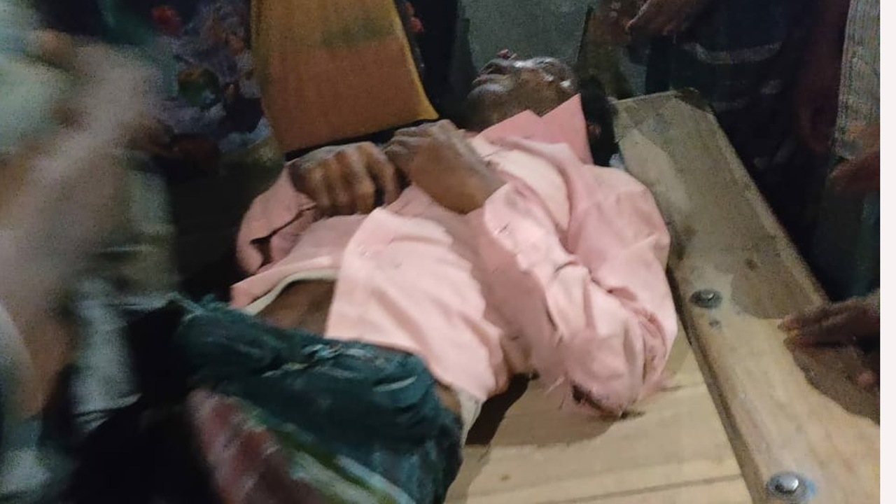 বাড়ি ফেরার পথে বাস চাপায় গরুর বেপারীর মৃত্যু, গুরুতর আহত  ২