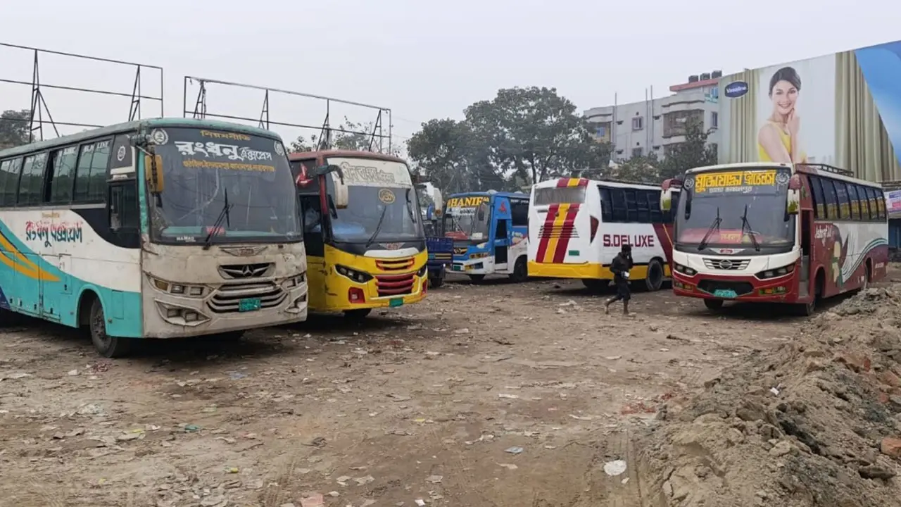 জামালপুর-ঢাকা রুটে বাস চলাচল বন্ধ, ভোগান্তিতে যাত্রীরা